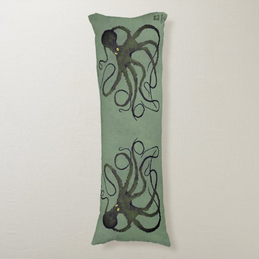 タコonセージ緑 – 抱き枕 (正面縦)
