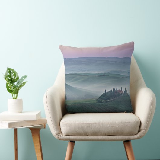 タスカニーの景色の枕上のピンクの日の出 クッション (椅子)