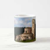 タスカニー、イタリアの田舎景色の家 コーヒーマグカップ (中央)