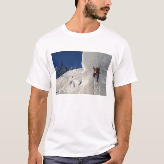 タスマン氷河でアイスクライミング、クック山のふもと Tシャツ (正面)