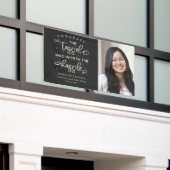 タッセルは厄介な卒業写真の価値があった 横断幕 (ビルの外側)