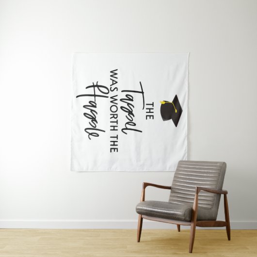 タッセルは面倒な卒業パーティーの価値があった タペストリー (インサイチュ(横))