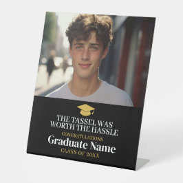 タッセルはWorth Hasleの価値があった – モダン卒業写真 台座サイン