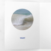 タッチ可能なブルーブラックとホワイトニート 三つ折りカード (内部最初)