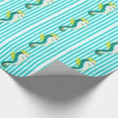 タツノオトシゴのティール（緑がかった色）は縞で飾ります ラッピングペーパー (角)