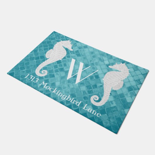 タツノオトシゴのモノグラムの水の海ガラス ドアマット (アングル)