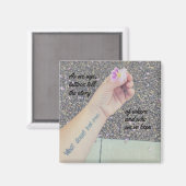 タトゥーが物語を語る可愛い引用文マグネット マグネット (正面/裏面)