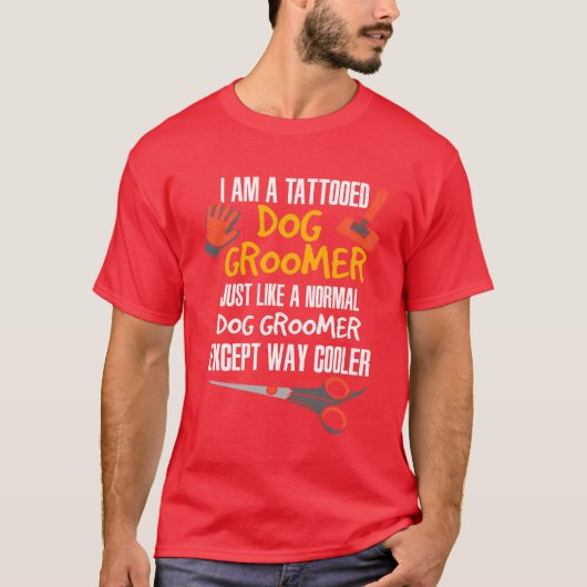 タトゥーの入った犬のトリマー 友達 少年 Tシャツ (正面)