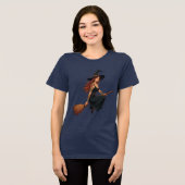 タトゥーの入った魔女が箒にまたがるベクターアート トライブレンドTシャツ (正面全面)