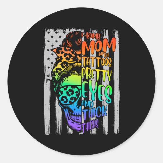 タトゥーの目と厚いサイかわいらしグを持つF爆弾ママ ラウンドシール (正面)