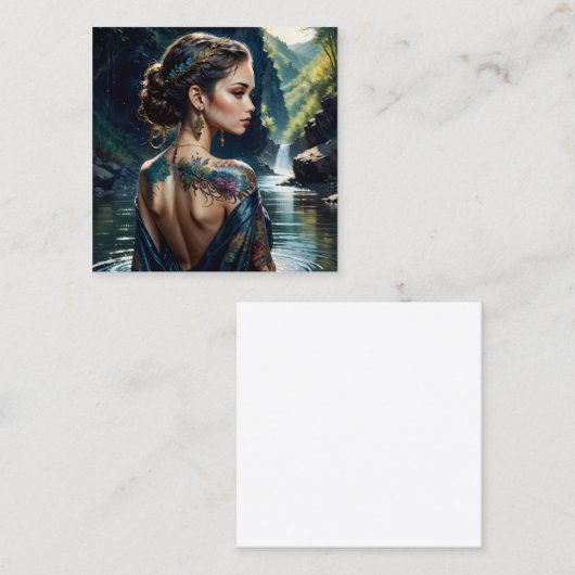 タトゥーを肩に乗せた美しい若い女性。 スクエア名刺 (正面/裏面)