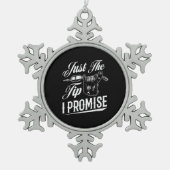 タトゥーアーティストのタトゥーストおもしろいギフトだけ スノーフレークピューターオーナメント (正面)