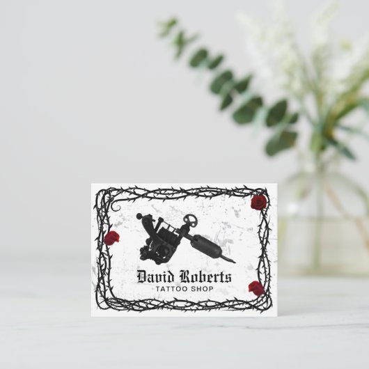 タトゥーショップタトゥーガンゴシックトーン&つる植物 名刺 (スタンド正面)