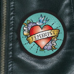 タトゥースタイルハートフェミニストオンアクア ワッペン<br><div class="desc">AtttooスタイルハートFeminist on Aqua Patch - "私も"時間で、このパッチをパーソナライズしモダンなさい。「フェミニスト」という言葉でリアルなハートタトゥーをフィーチャー。</div>