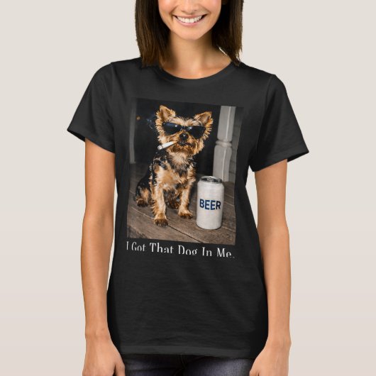 タバコを吸うヨーキーの面白いミーム Tシャツ (正面)