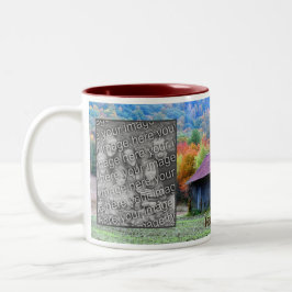 タバコ納屋の紅葉あなたの写真を追加 ツートーンマグカップ