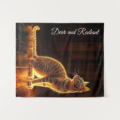 タビーキャット暖かい照明アニマル白熱［赤熱］光を放つオーラ タペストリー (正面(横))