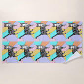 タビー猫かわいい紫かわいらしの女猫の水彩 ビーチタオル (正面)