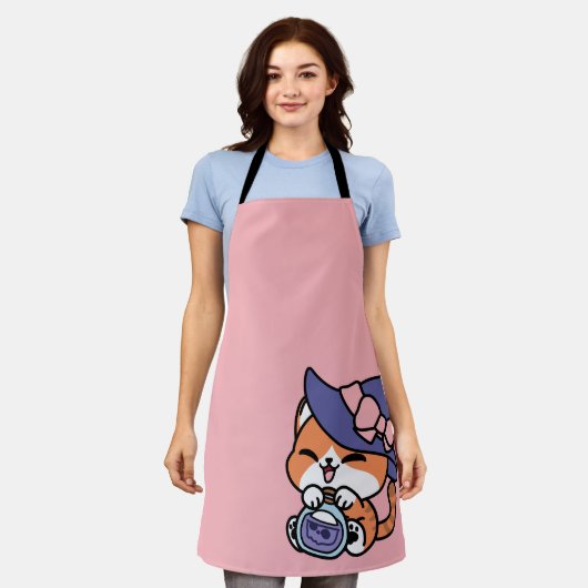 タビー魔女の魔法薬 - かわいいハロウィンの猫デザイン エプロン (着用した状態)