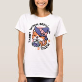 タビー魔女の魔法薬 - かわいいハロウィンの猫デザイン Tシャツ (正面)