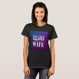 タフなトラック運転手の妻 Tシャツ