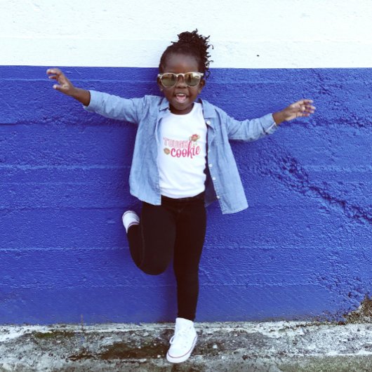 タフな女の子 T シャツ