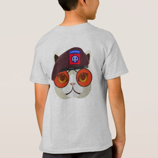 タフな第82空挺師団のキティちゃん！ Tシャツ (裏面)