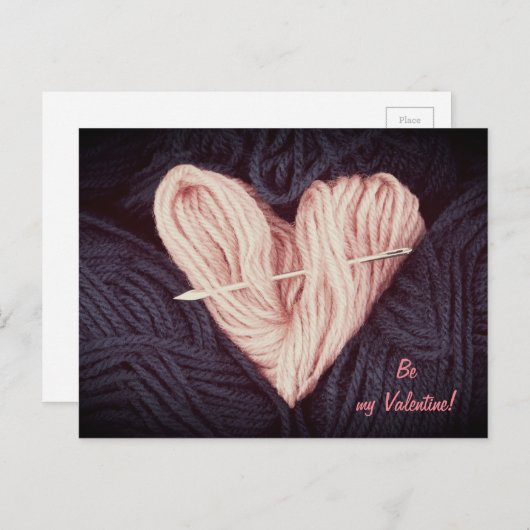 タペストリーの針の郵便はがきとのかわいいピンクのウールのハート シーズンポストカード (正面/裏面)