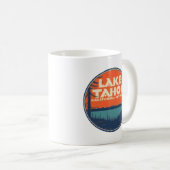 タホ湖のヴィンテージ旅行デカールのデザイン コーヒーマグカップ (正面右)
