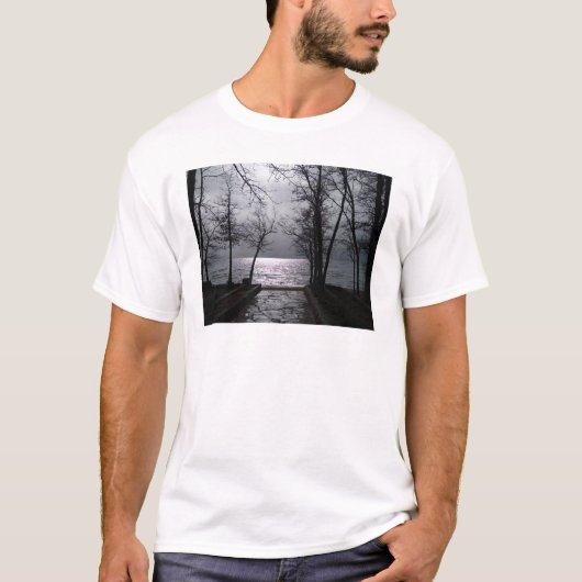 タホ湖への道 Tシャツ (正面)