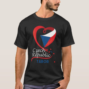 タボールチェコ共和国ハート国旗のライオンのコート（腕E） Tシャツ