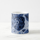 タマキビの青いヴィンテージ花のToile No.1 コーヒーマグカップ (中央)