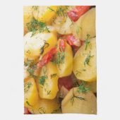 タマネギ、ピーマンおよびディルが付いているポテトのシチュー キッチンタオル (縦)