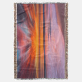 タマラックビーチからの抽象的な夕焼け スローブランケット (正面縦)