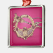 タラのブローチの逆 メタルオーナメント (左)