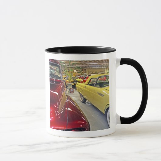 タラハシーの自動車博物館のヴィンテージカー マグカップ (右)