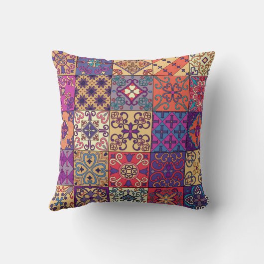 タラベラのポルトガルのタイルを使ったシームレスな模様 クッション (裏面)