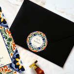 タラベラヴィンテージメキシ結婚コグラム印刷 ラウンドシール<br><div class="desc">Azulejo blue Portguese Talaveraタイルヴィンテージメキシコ結婚ハシエンダのモノグラム印刷シールテンプレート新郎新婦の名前ステッカー、Talaveraタイルのパタ地中海のーンの結婚式用シールを華美付ける</div>