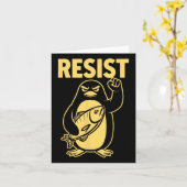 タリおもしろいに抗議するペンギン カード (黄色い花)