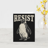 タリおもしろいに抗議するペンギン カード (黄色い花)