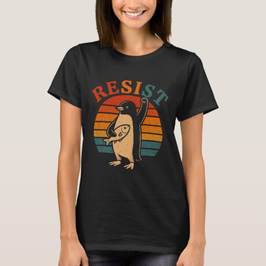 タリおもしろいに抗議するペンギン Tシャツ (正面)