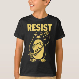 タリおもしろいに抗議するペンギン Tシャツ