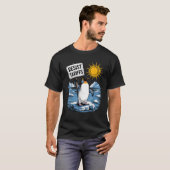 タリフ島に抗議する島ペンギンの声に抵抗する Tシャツ (正面フル)