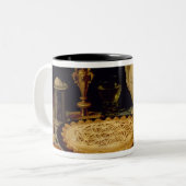 タルト、鶏、パンおよびオリーブが付いている静物画 ツートーンマグカップ (正面左)