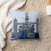 タワーブリッジロンドン クッション (ブランケット)
