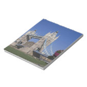 タワーブリッジ，テムズ川，ロンドン，イギリス ノートパッド (回転)