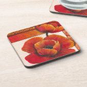 タンとオレンジの背景にポピーの花 コースター (左側)