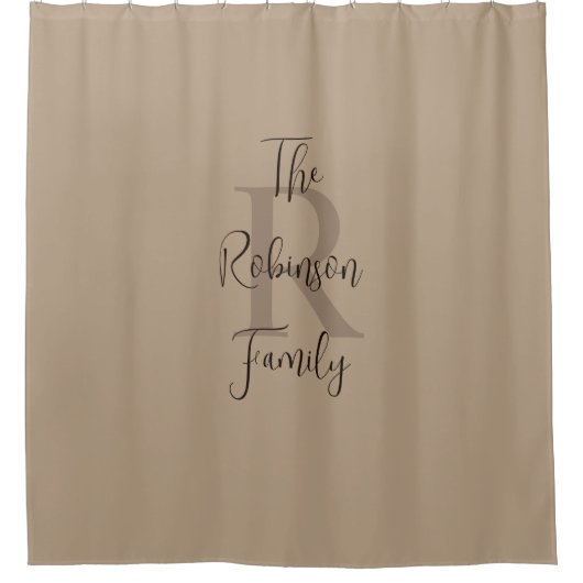 タンとブラウンのファミリー名のモノグラム入り シャワーカーテン (正面)