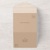 タンと白ストライプのが1つの結婚式の招待 オールインワン招待状 (外側)