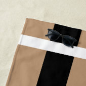 タンのあなたのモノグラムの黒及び広い小屋は縞で飾ります ビーチタオル (インサイチュ)